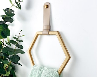 Toallero hexagonal para baño / Toallero de aro de madera y cuero