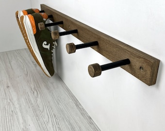 Sapateira de parede em nogueira: organizador de entrada