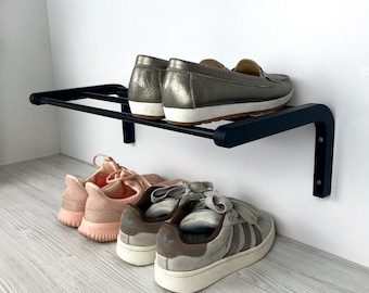 Sapateira de madeira preta: organizador minimalista para entrada