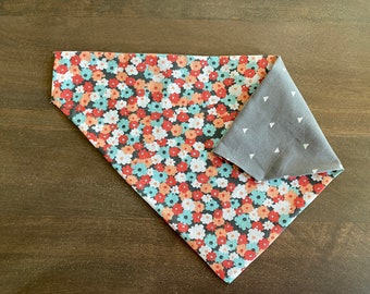 Reversible Gray Flower Dog Bandana