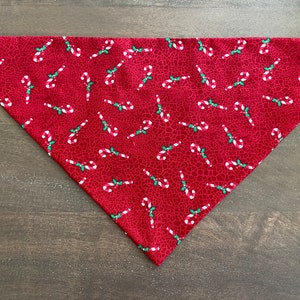 Crackle Candy Cane Dog Bandana image 1