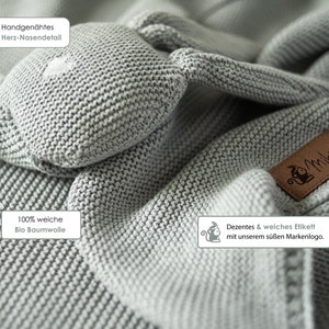 Coperta per bebè in 100% cotone biologico Elegante coperta lavorata a maglia con peluche Coniglio Regalo di nascita Morbido, traspirante e confezionato in modo sostenibile immagine 3