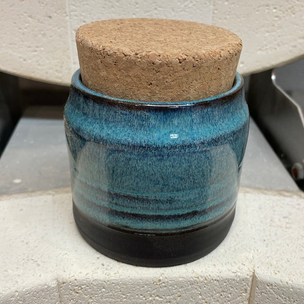 Teedose mit Kork, Keramikdose