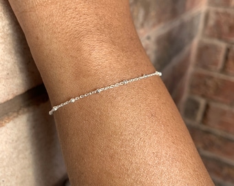 Bracelet en perles d'argent - Bracelet en argent sterling pour femme - Bracelet de cheville délicat - Bracelet Saturne en argent - Perles satellite - Cadeau