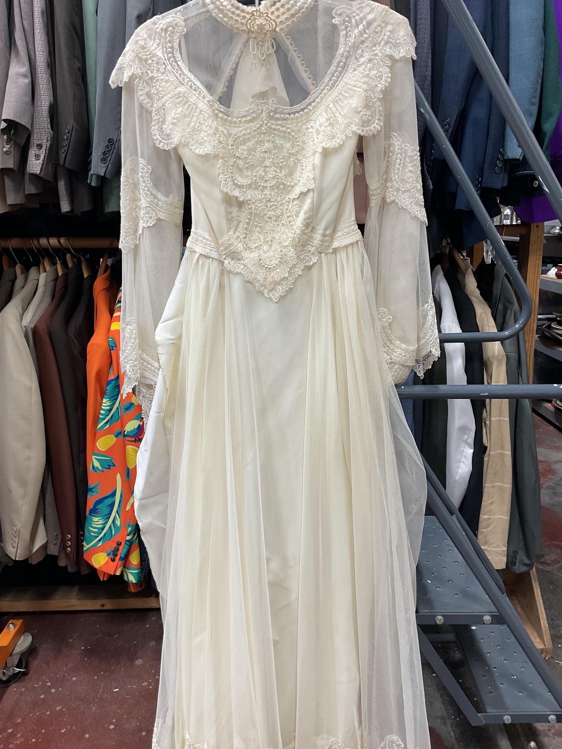 Alfred Angelo Wedding Dresses 70s - Etsy Alfred Angelo Wedding Dresses 70s - Etsy