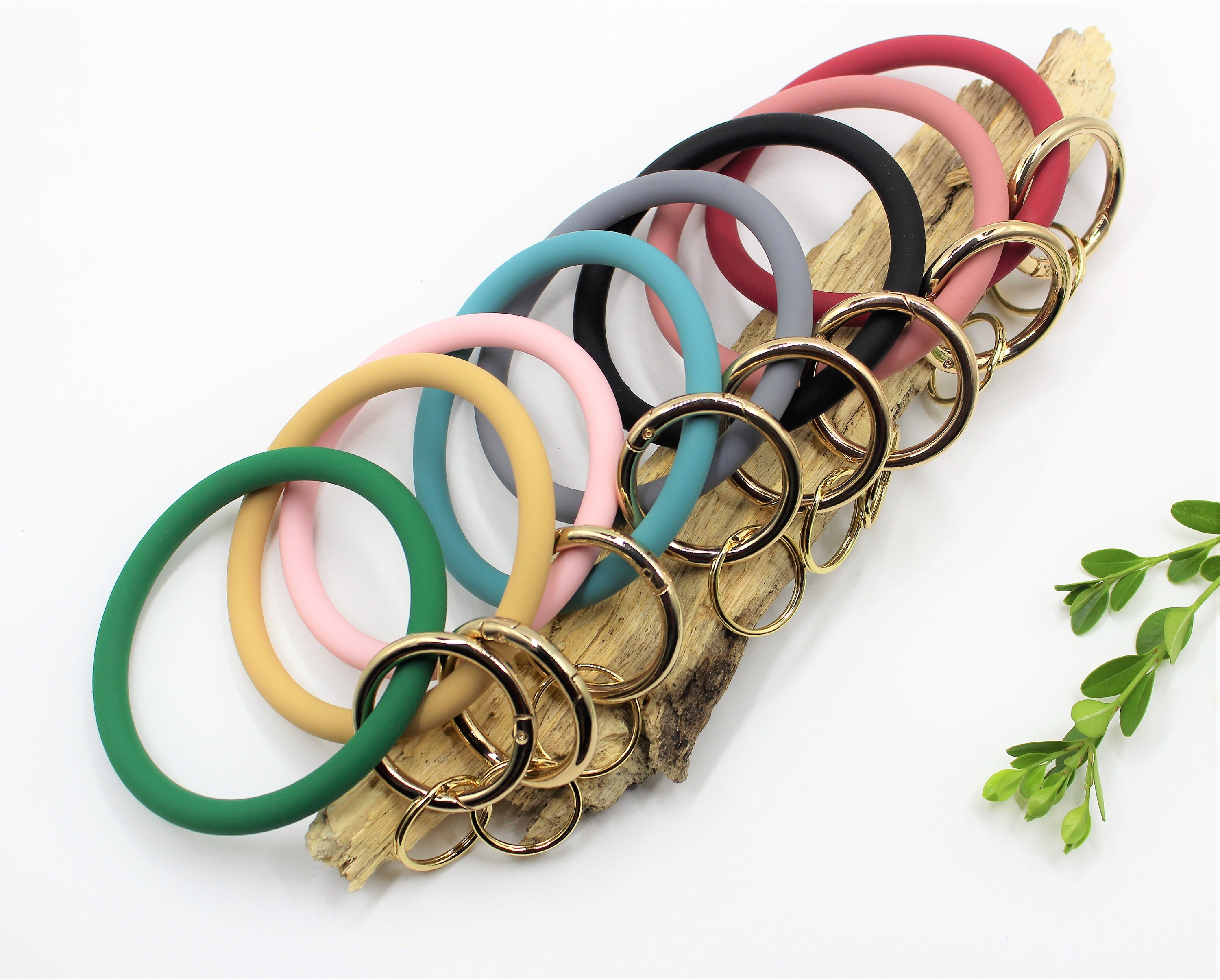 Round shop wrist keychain