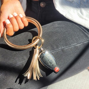 Circle Bangle Leather Keychain Wallet ID Card Holder Keyring Wristlet  Bracelet Key Ring Chain Tassel Purse Women Girls
