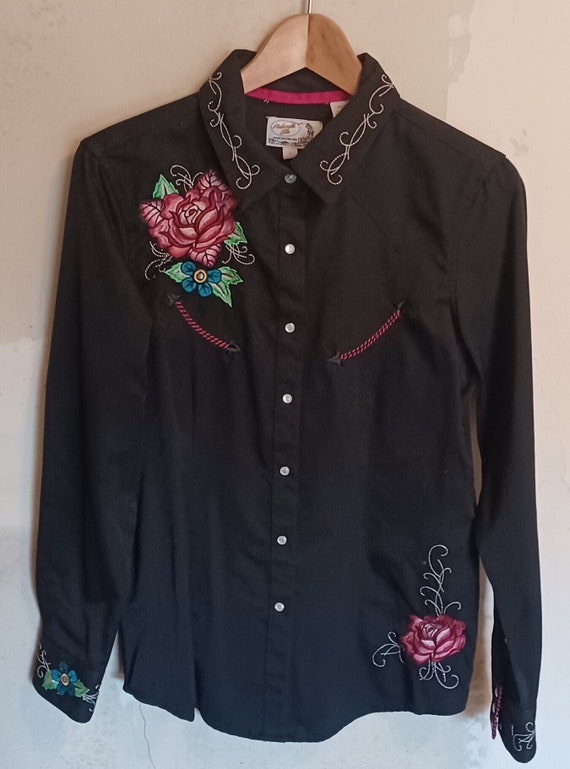 BLACK WESTERN SHIRT w/rose embroidery, contrast st