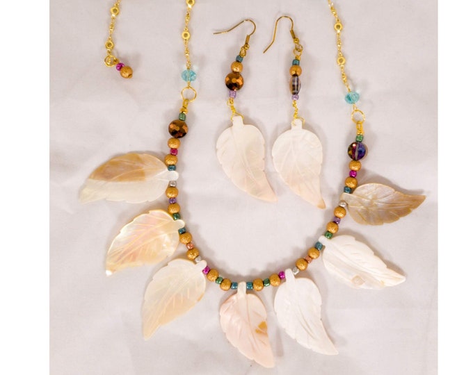 summer necklace, beach jewelry, sun-themed necklace
