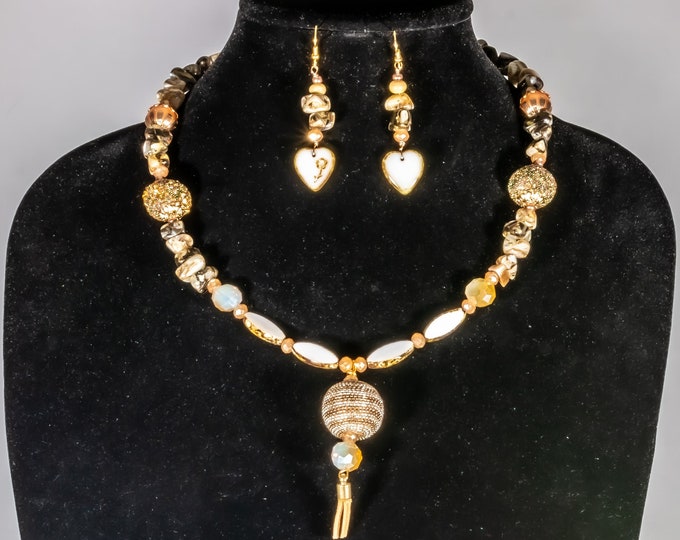 summer necklace, beach jewelry, sun-themed necklace