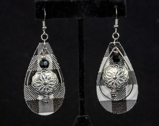 Holiday gifts, Holiday jewelry, fall jewelry, dangle earrings