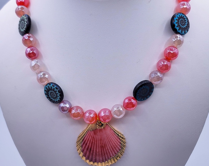 summer necklace, beach jewelry, sun-themed necklace