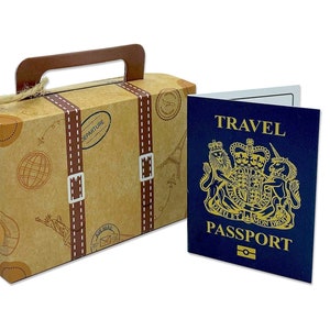 Mini valise réversible avec mini carte à gratter et carte de visite pour passeport britannique bleu marine et doré. Parfait pour des vacances surprises !