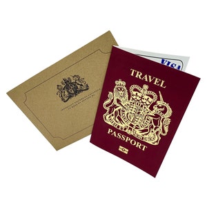 Biglietto da viaggio a sorpresa fai da te con passaporti in lamina d'oro/bordeaux e rosso/bordeaux. Per San Valentino, festività, anniversari, compleanni, viaggi