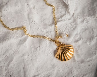 Gold Shell Necklace, Tiny Seashell Necklace, Minimalist Necklace, Dainty  Shell Necklace, Layering Necklace, Summer Necklace, Sea Lover Gift