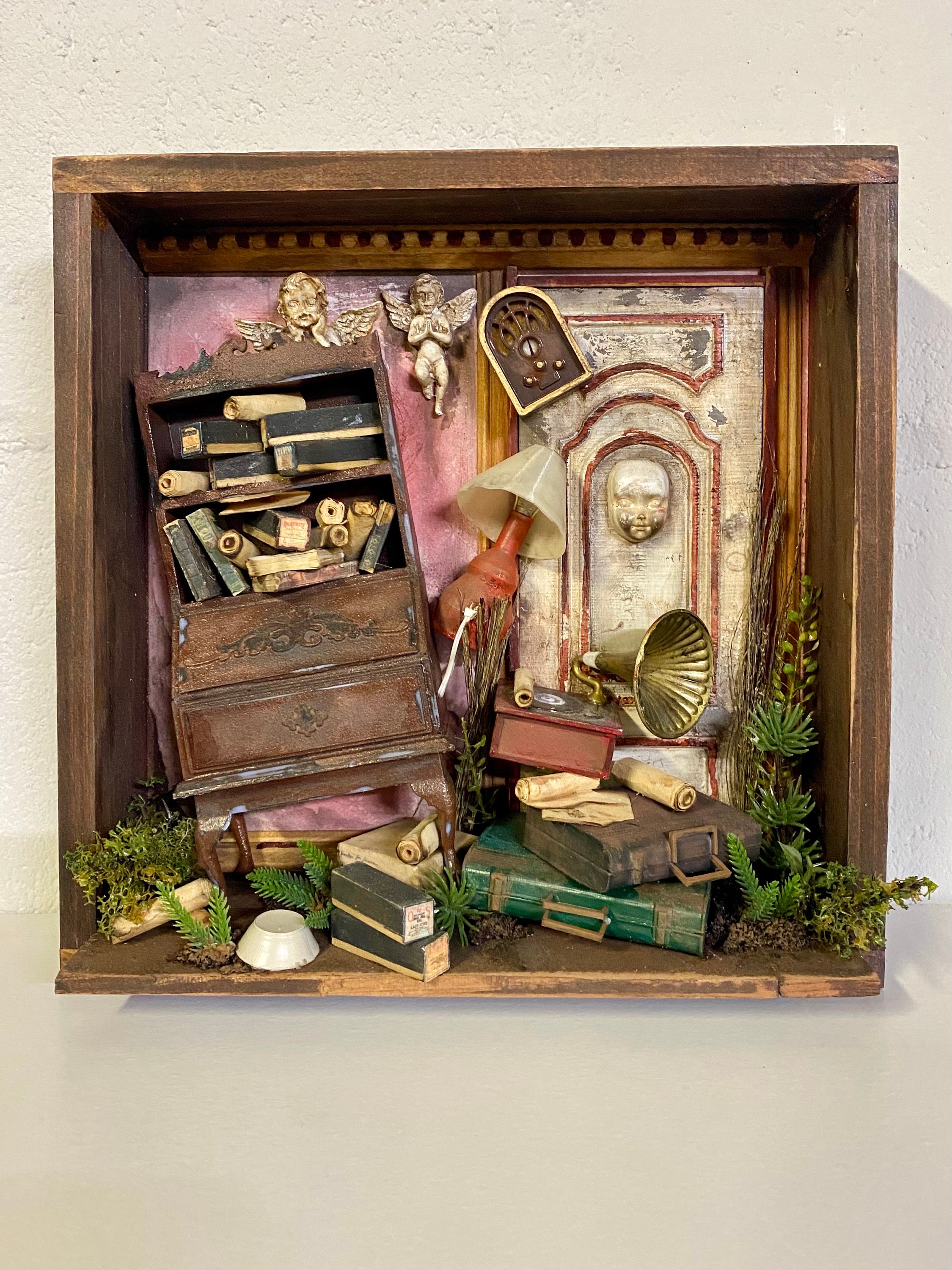 ☆ Diorama Art Miniature Artwork, Shadow Box Diorama, Torn up Room - Etsy