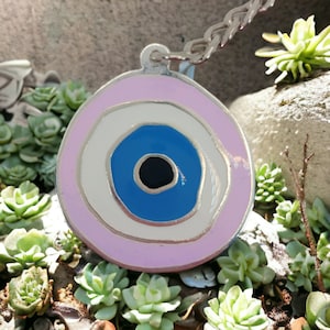 Brelok do kluczy Evil Eye - grecki urok Mati, srebrny metal z emaliowanymi detalami - prezent ochronny, zawieszka do torby - starożytny grecki symbol
