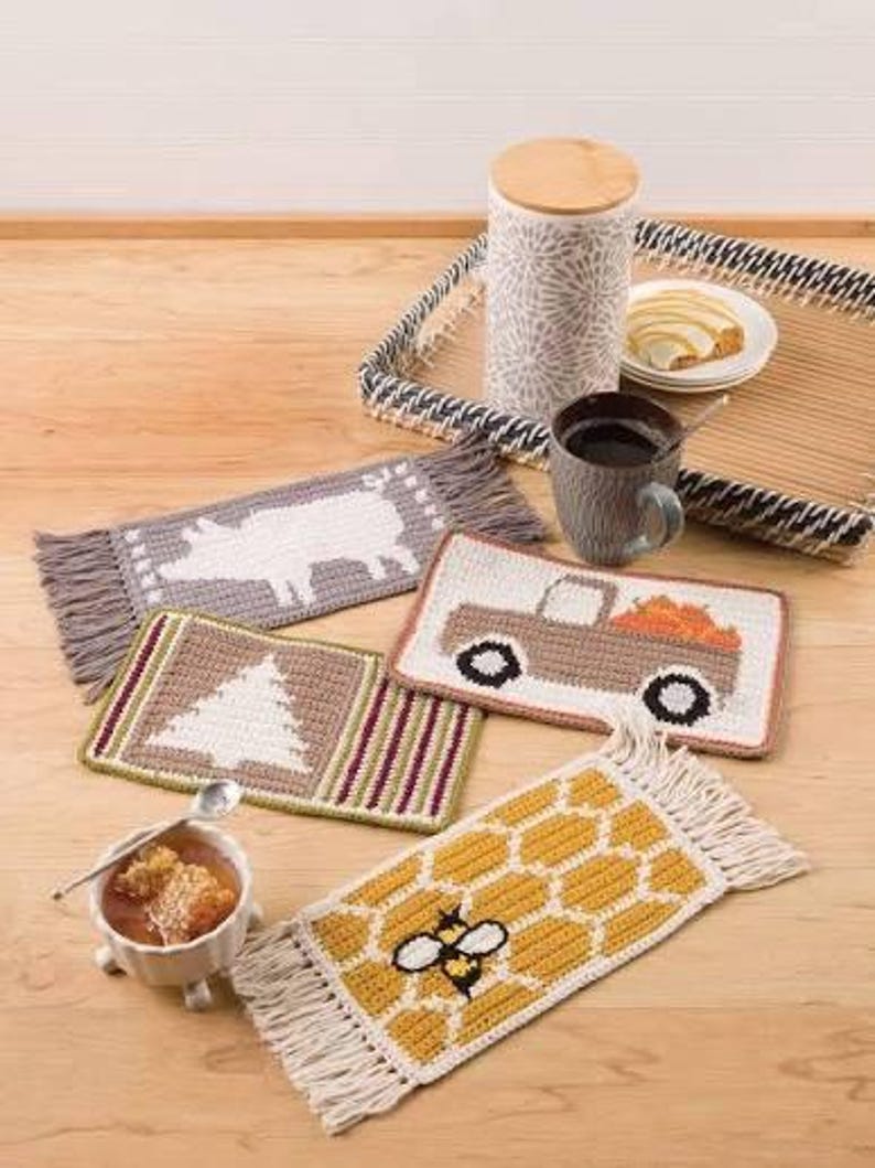 Annie's Crochet Farmhouse Mug Mats - 12 Quick-To-Stitch Mug Mats (Softcover) image 3