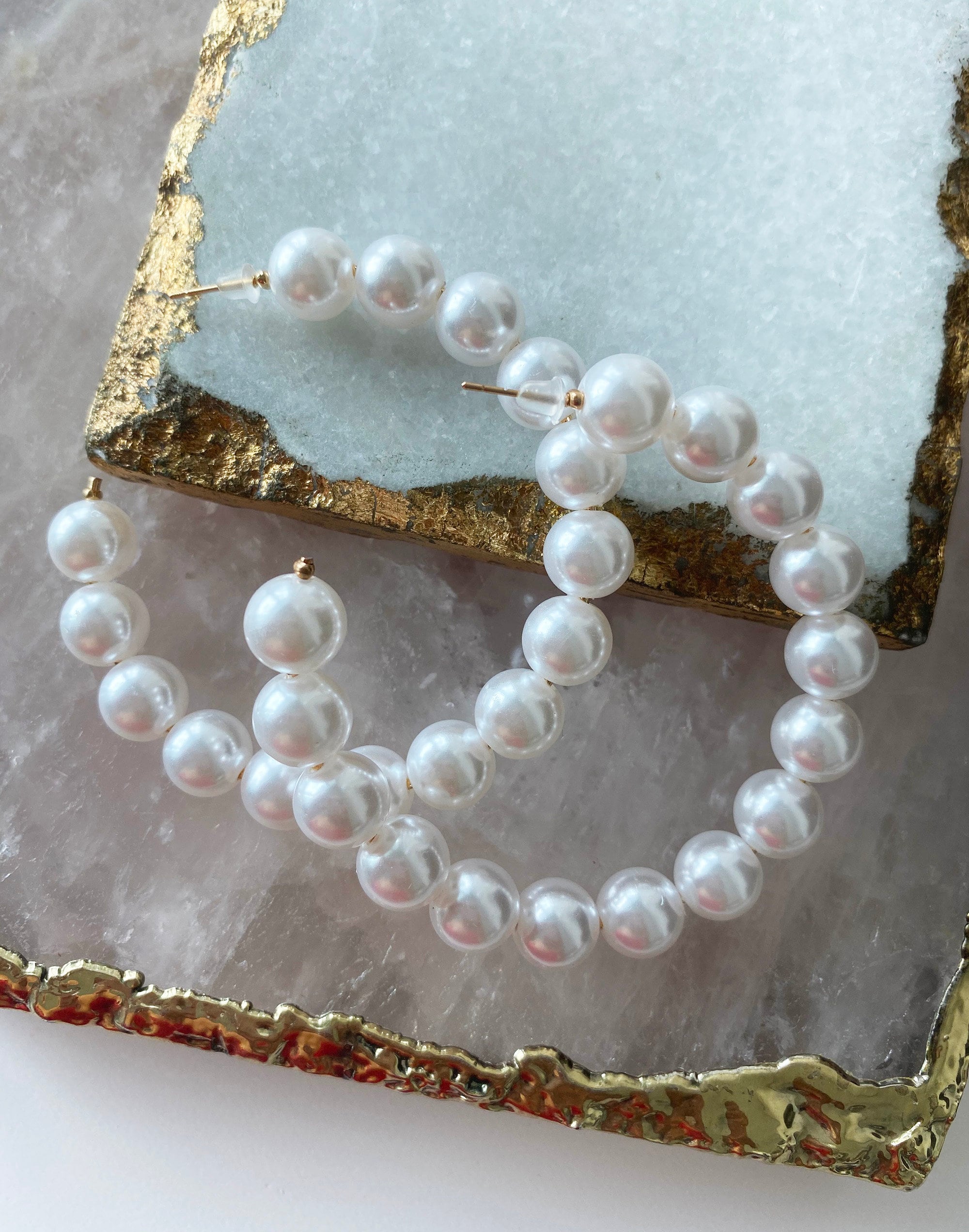 Pearl Beaded Hoop Earrings In Goldtone Copper Alloy, 4.5 Cm Diameter, Vintage Style main image 1