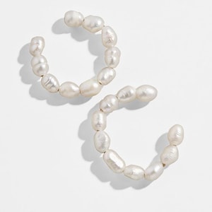 Pearl Ear Cuff, Pearl Ear Huggies, Dainty Ear Cuffs, Mini Pearls Ear Cuff, Minimalist Ear Cuff Earrings, Ear Cuff Earrings