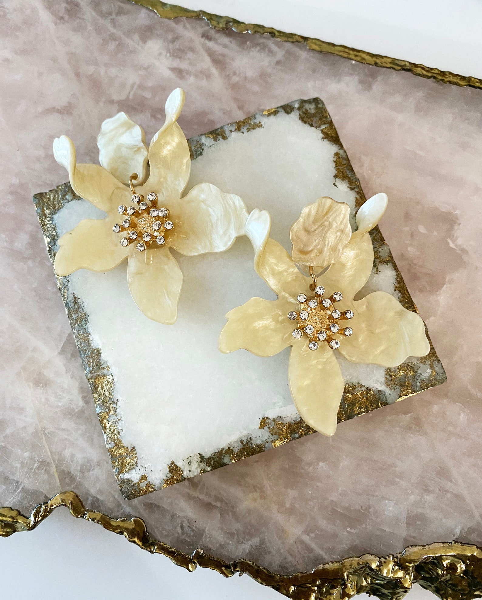 Resin Flower Earrings Flower Earrings Bridal Earrings Etsy