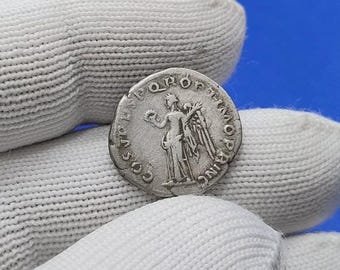 トラヤヌス デナリウス、ローマ。西暦 98-117 年。RIC 174。古代