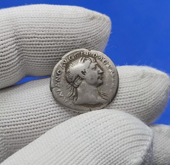 勝利 - アンティークローマ銀貨デナリウス - トラヤヌス帝 98～117 年