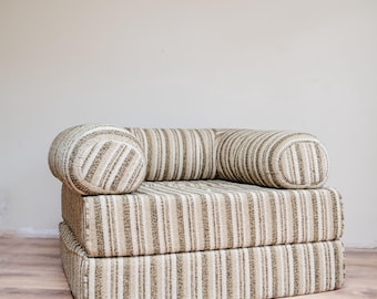 Mid Century Lounge Chair Fold-Out Bed