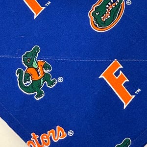 University of Florida Gators stof middelgrote omkeerbare bandana/doek voor hond of kat