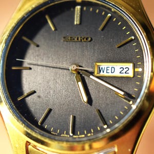 SEIKO Essential Men&#39;s Brown Dial Day/Date 37mm 7N43-9048 Sept. 2000