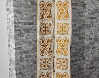 Epitrachelion branco-dourado. Bordado completo. Vestes sacerdotais e estola episcopal. Presente para padre.