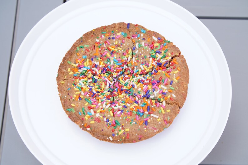 Funfetti Cookie Cake With Marshmallow Fluff Cookies Cakes Etsy