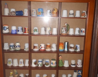 vitrina colecciones, mueble dedales, vitrina dedales, vitrina miniaturas