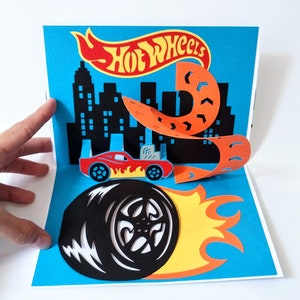 3D Hot Car Wheels POP-UP KAART Svg Speedway Svg Lasergesneden sjabloon raceauto's verjaardag Svg Cut sjabloon Cricut Svg Cut-bestanden Fire Wheels Svg