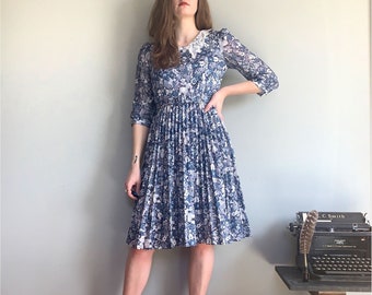 Whirlaway vintage 80s blue and white floral a-line dress three quarter sleeves