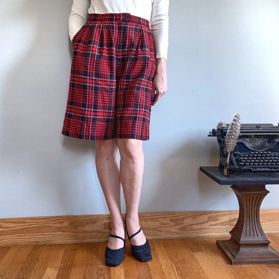 Vintage 80s red and black plaid culottes shorts u… - image 2