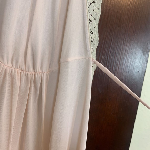 Vintage 70s light pink sleeveless nightgown slip … - image 9