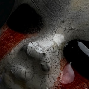 Bleeding Eye Doll Face Phone Grip - Creepy Halloween Accessory