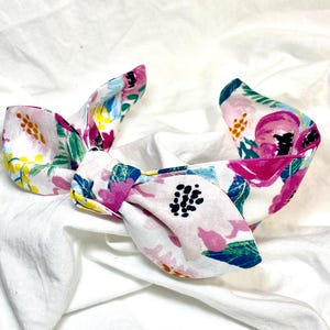 Spring Headband, Floral Pattern Headband, Spring Colors, Mothers day, Retro style tied bow, Easter, Flowers Hairband , Pinks