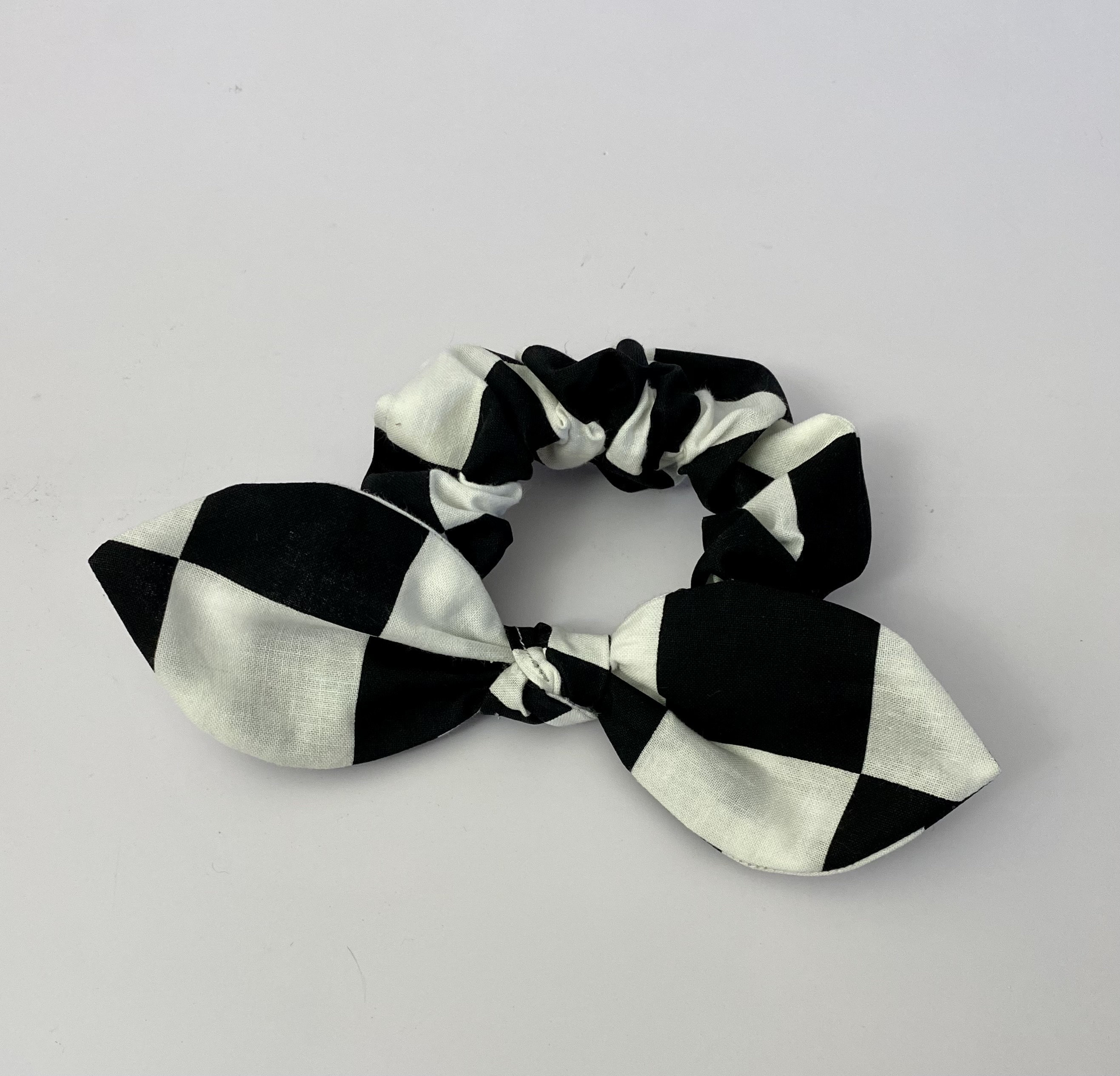 Checkered Flag Scrunchie, Race Day Scrunchie, Black and White Hair Tie, Retro 80’s Hair Elastic, 80’s Scrunchie, Finish Line Hair Scrunchie