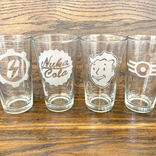 Fallout - Vault Boy Frosted Pint Glass, 16oz