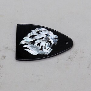 ライオンヘッドインレイ付きトラスロッドカバーはPRSに適合します