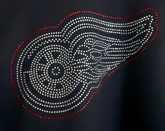 RED WINGS OUTLINED - T-shirt