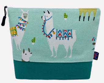 Tissu lama alpaga avec sac en similicuir bleu sarcelle. Cadeau britannique fait main, trousse à cosmétiques, trousse de toilette, trousse à maquillage ou sac à main