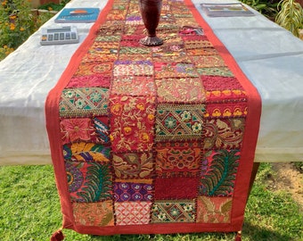 Chemin de table brodé multicolore fait main - Déco de salle à manger en coton indien, nappe décorative - Cadeau pour la mariée