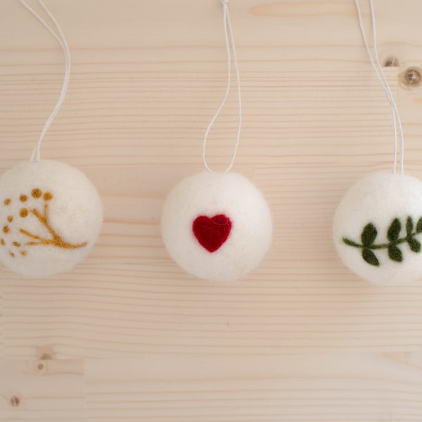 Kit boules de Noël feutrées à l'aiguille  - needle felting Christmas balls kit