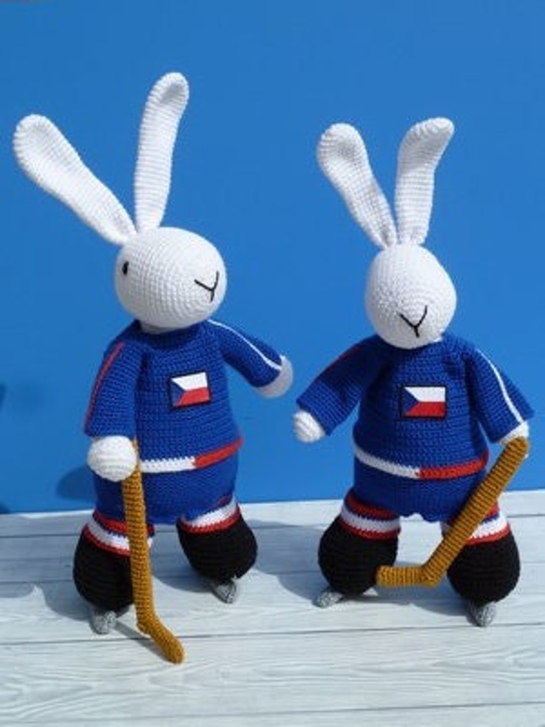 シュタイフ★Hockey Player Bear★ホッケープレイヤーSteiff 2024 Steiff Club Edition Teddy Bear, 12 in, light grey