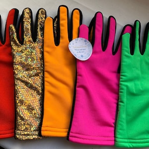 Thermo Figure Skating Gloves.Warm and nice stretchable fabric! 100% colorful! Children sizes available