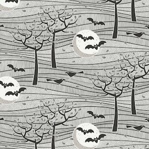 Könnte beinhalten: Ein schwarz-weißes Halloween-Muster mit stilisierten Bäumen, Fledermäusen, Vögeln und Vollmonden. Das Design hat eine handgezeichnete Ästhetik mit detaillierten Linien und einem sich wiederholenden Motiv, das eine skurrile und gruselige Atmosphäre schafft.