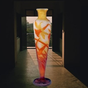 Émile Gallé Art Nouveau cameo vase, decorated with daffodils, France, circa 1904